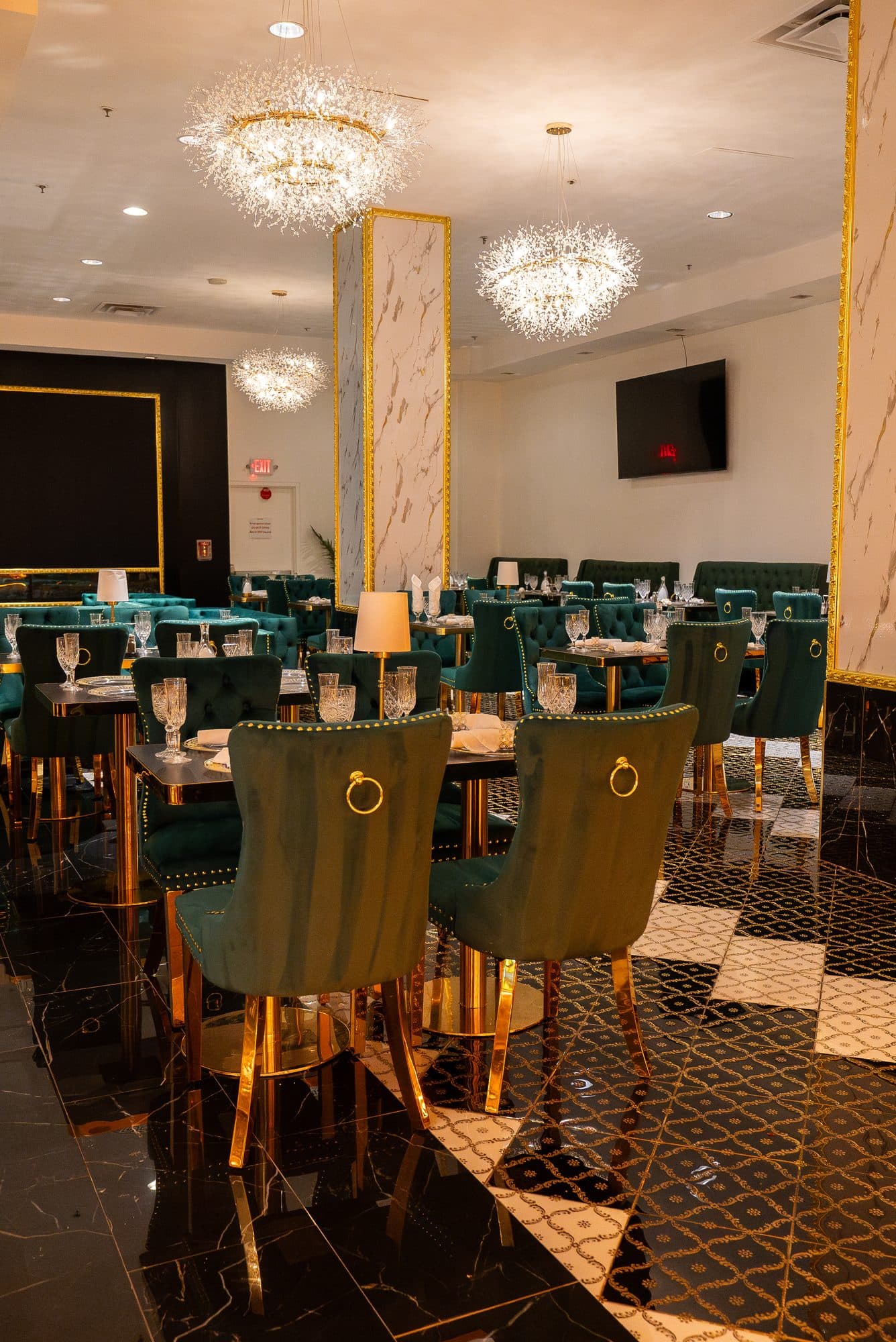 Utoma Restaurant & Lounge
