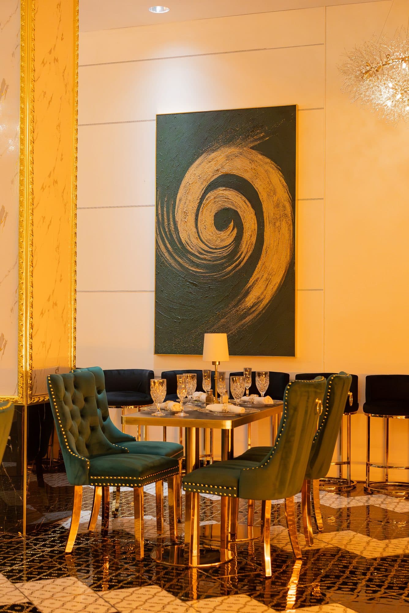 Utoma Restaurant & Lounge