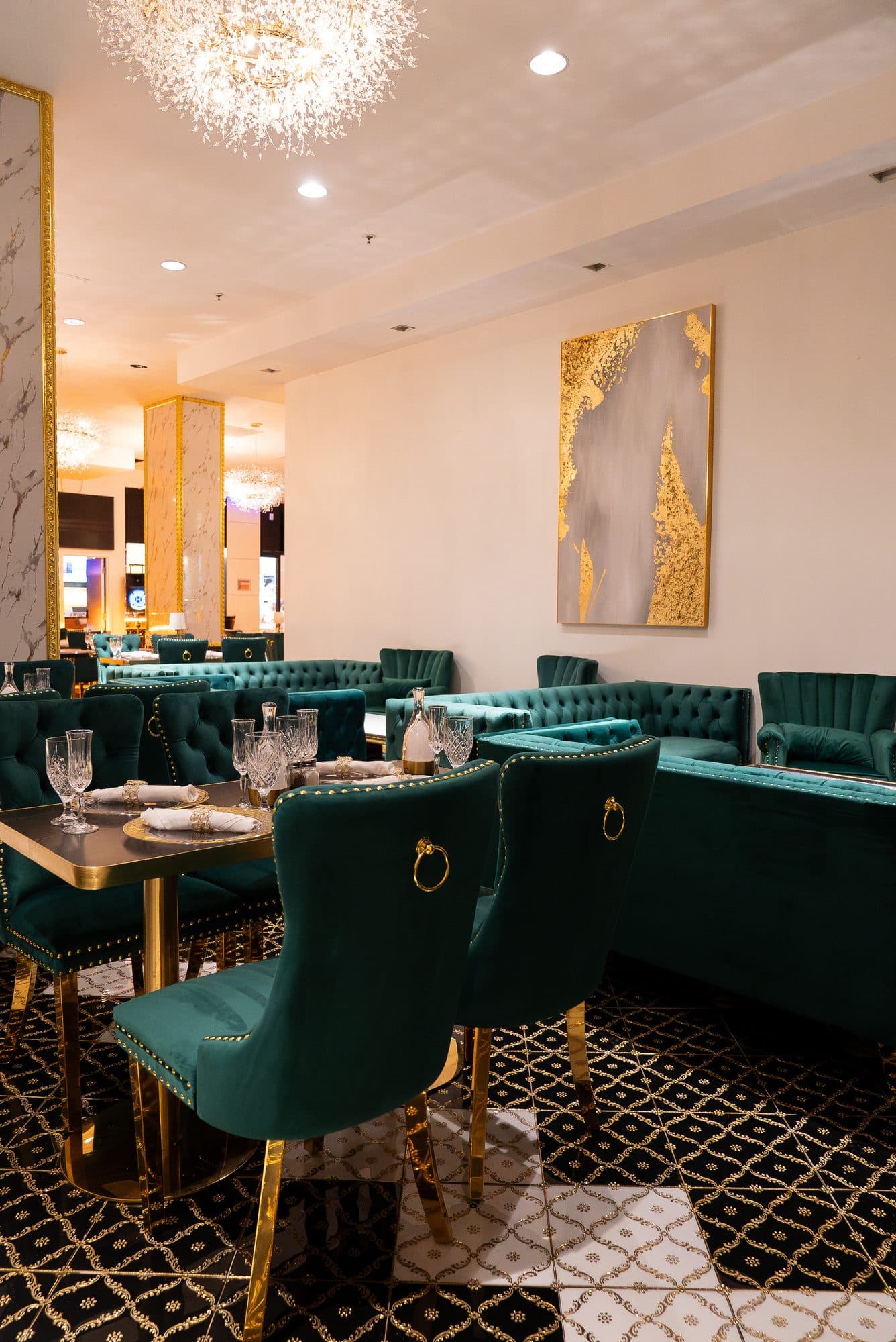 Utoma Restaurant & Lounge