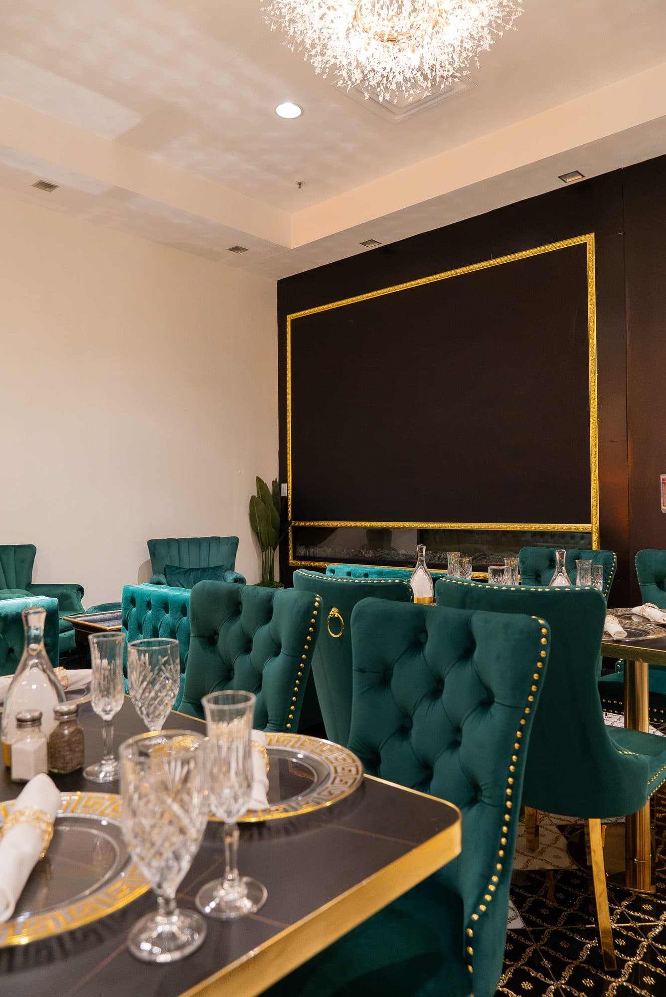 Utoma Restaurant & Lounge