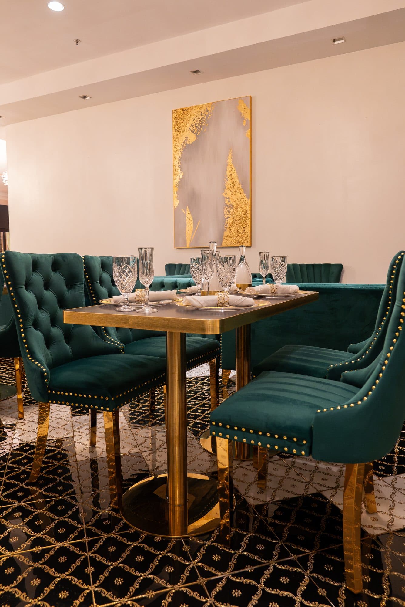 Utoma Restaurant & Lounge