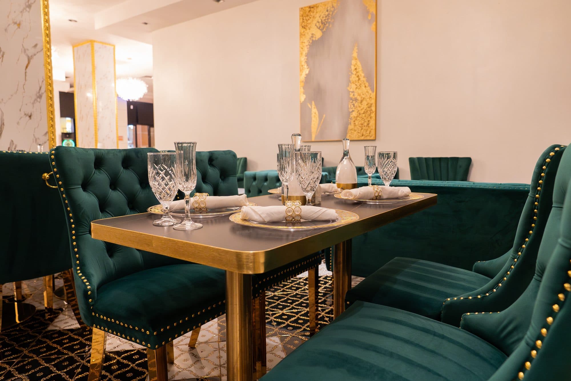 Utoma Restaurant & Lounge